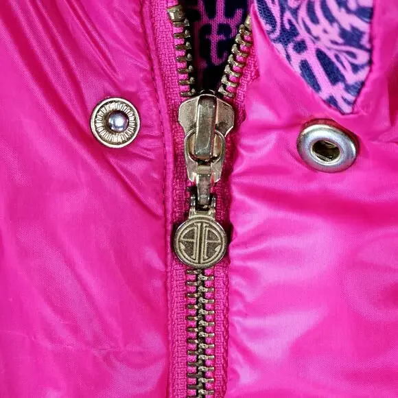 Lilly Pulitzer Quilted Puffer Vest Medium Hot Pink Full Zip Snap It's A Lilly - Picture 7 of 10